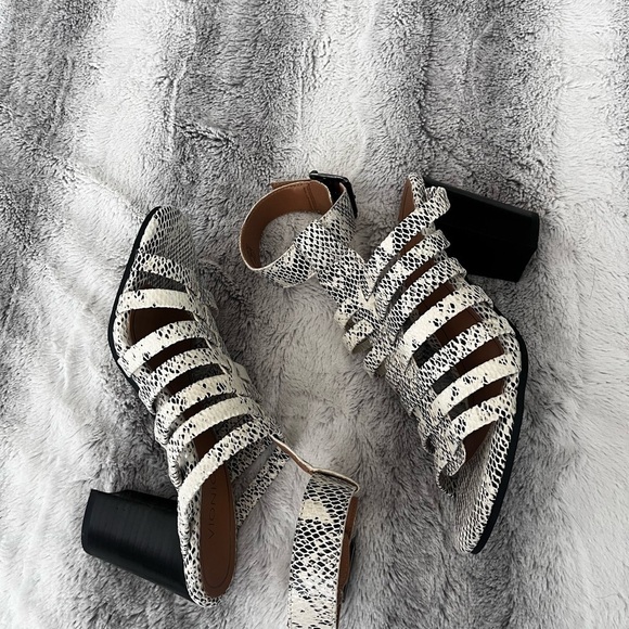 Vionic Womens Sami Snake Heels Black and White size 7 - Picture 2 of 8